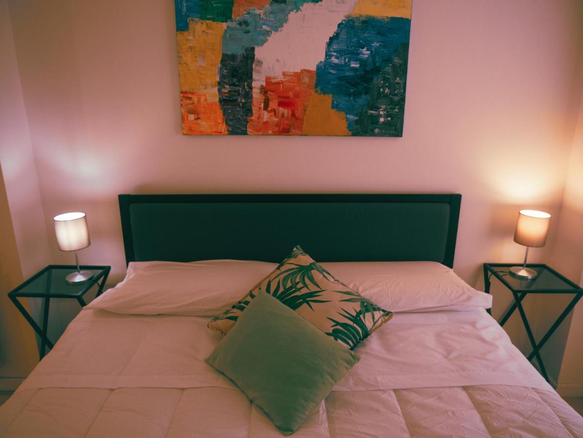 Sea Apartment & Pool 2 팔레르모 외부 사진