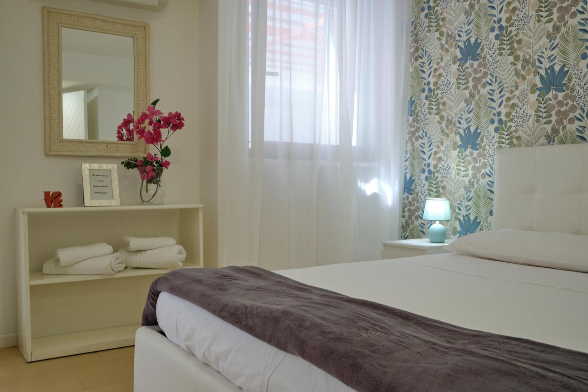 Sea Apartment & Pool 2 팔레르모 외부 사진
